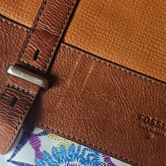 Fossil Brown Leather Messenger Bag - Picture 10 of 16